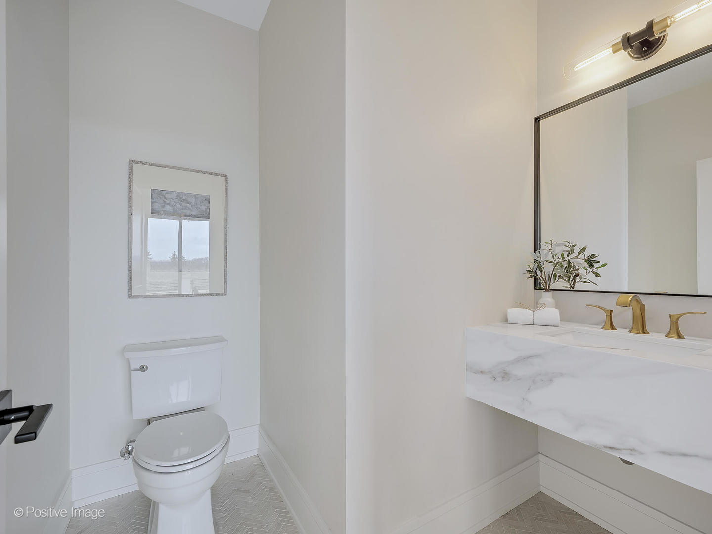 8302 Pleasant View Avenue