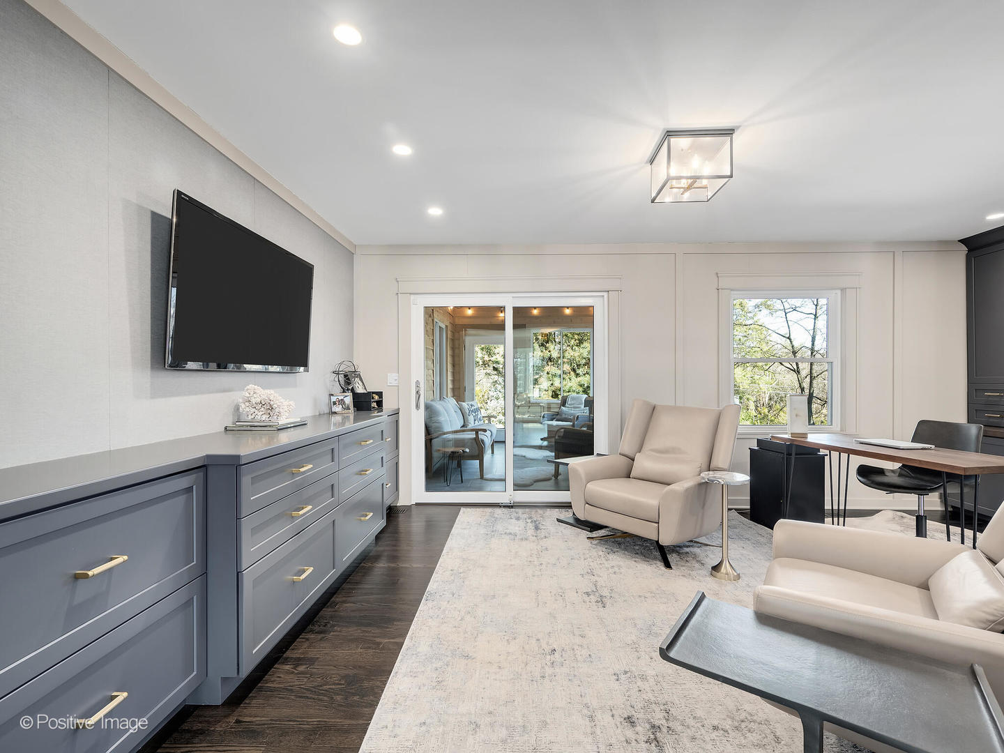 11 W Birchwood Avenue