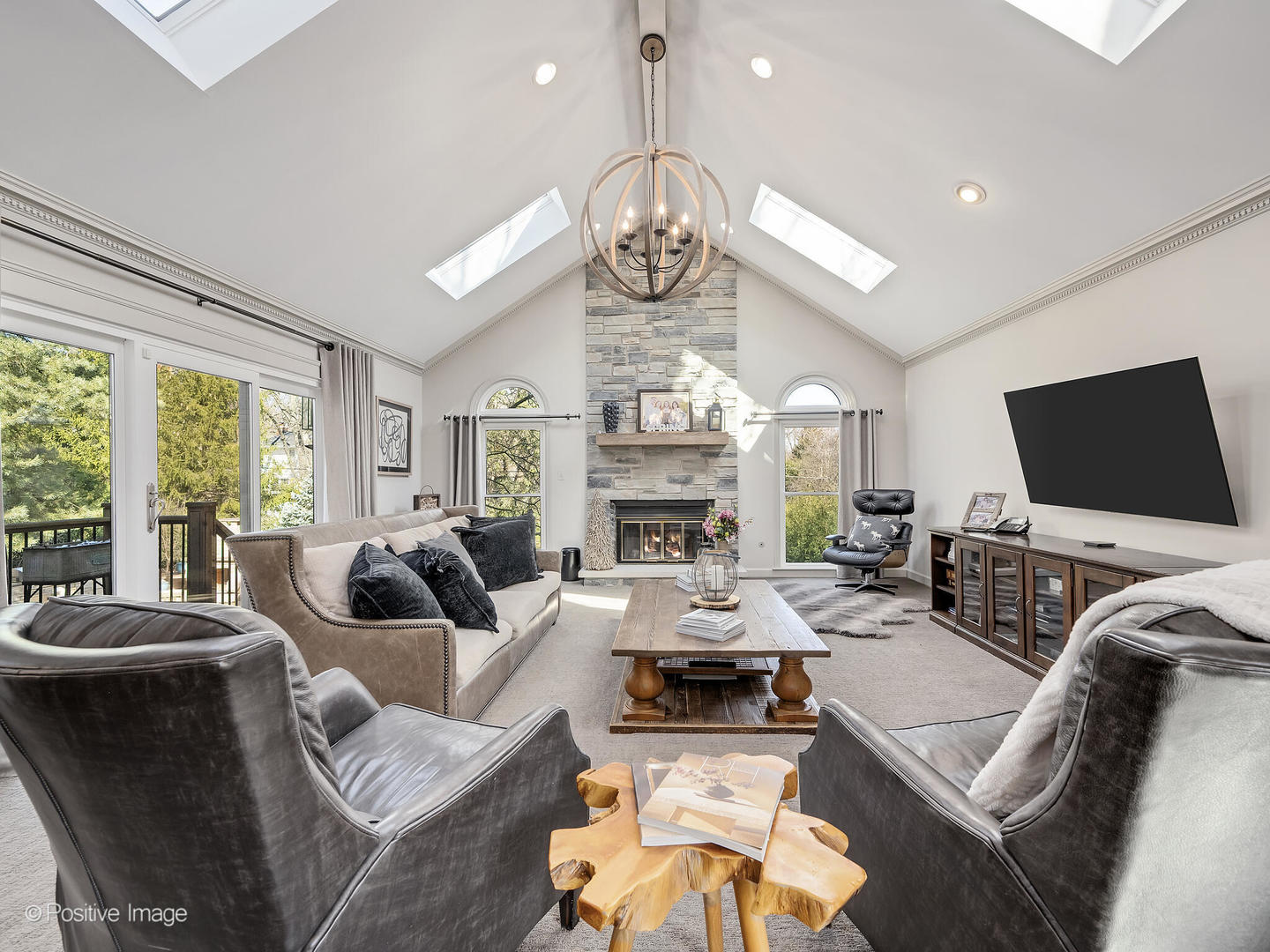 11 W Birchwood Avenue