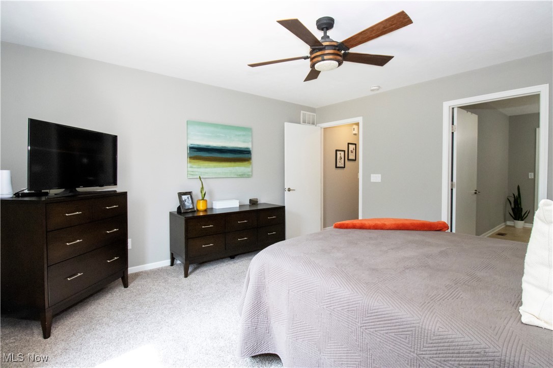 2452 Barrington Way 452