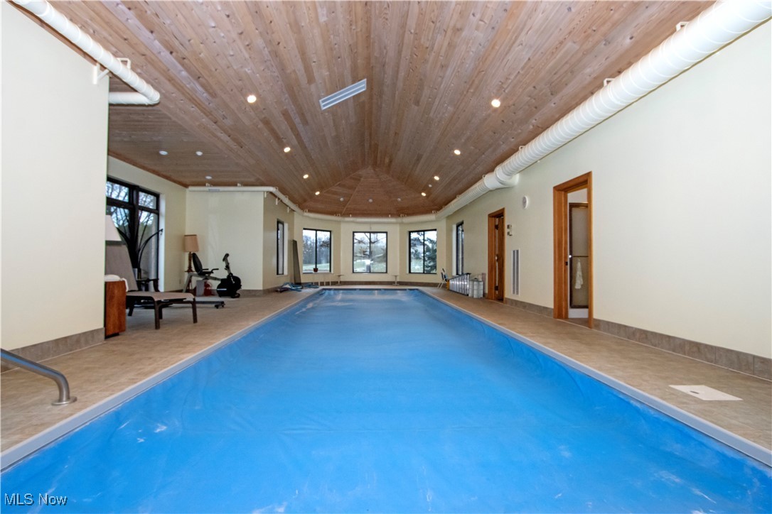 1467 Hunt Club Drive
