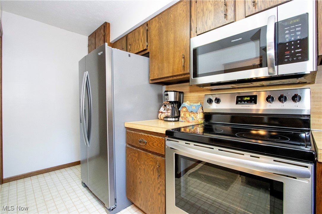401 Oakmont Court
