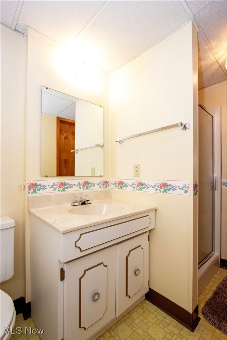 401 Oakmont Court