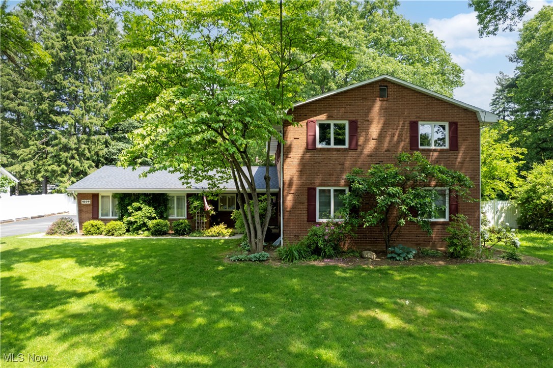 1047 Ashwood Drive