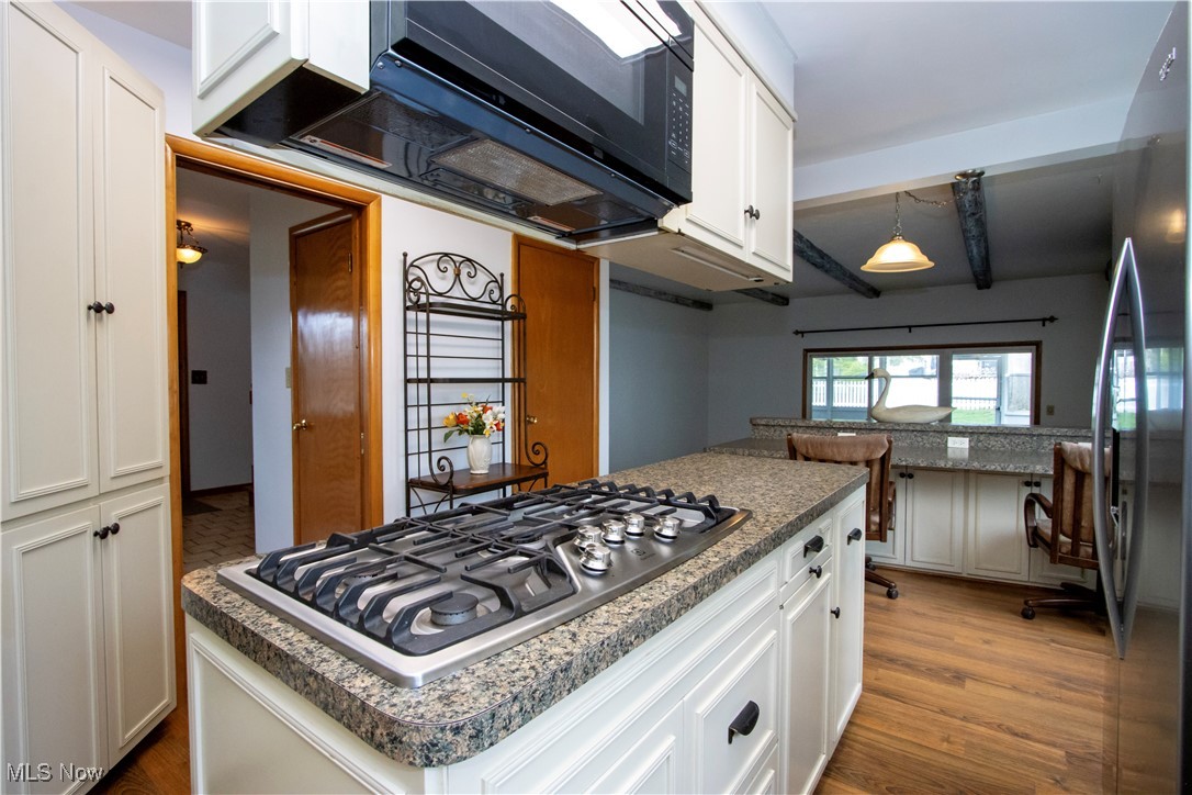 1047 Ashwood Drive