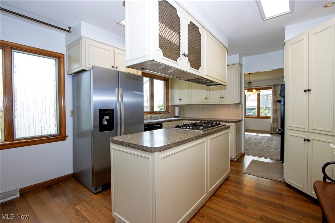 1047 Ashwood Drive