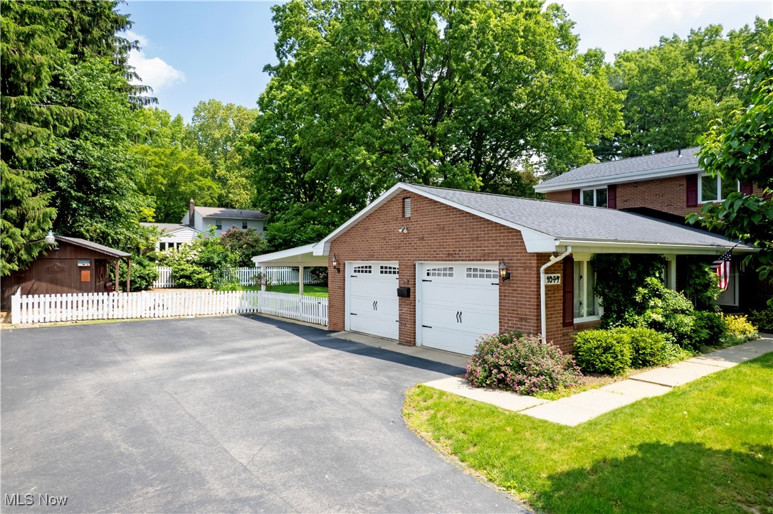 1047 Ashwood Drive