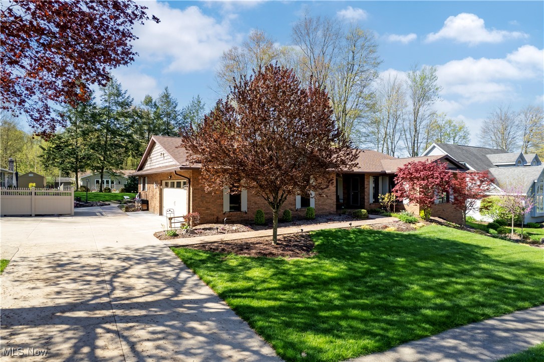 1563 Rosewood Drive