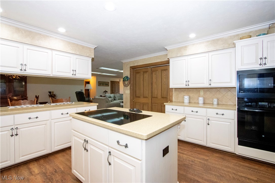 1563 Rosewood Drive