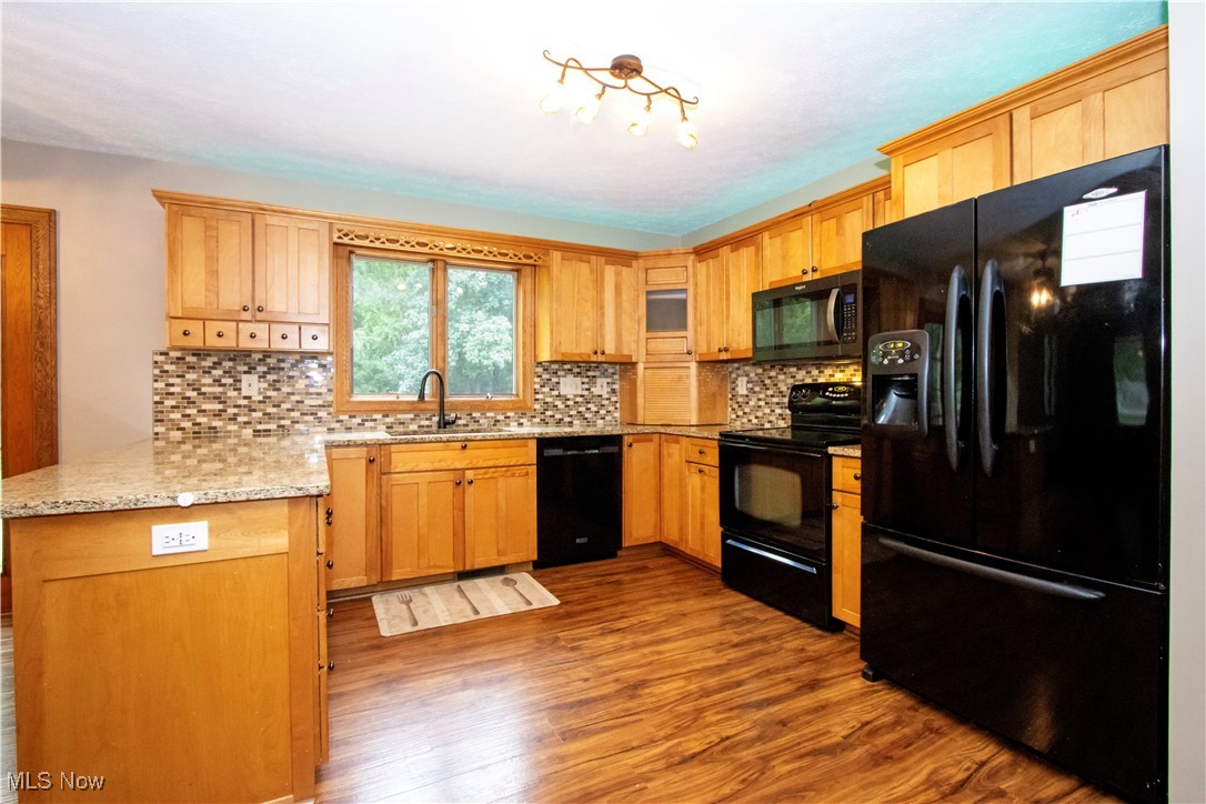2766 Vinton Woods