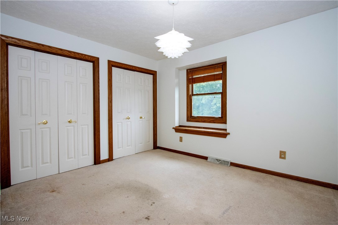 2766 Vinton Woods
