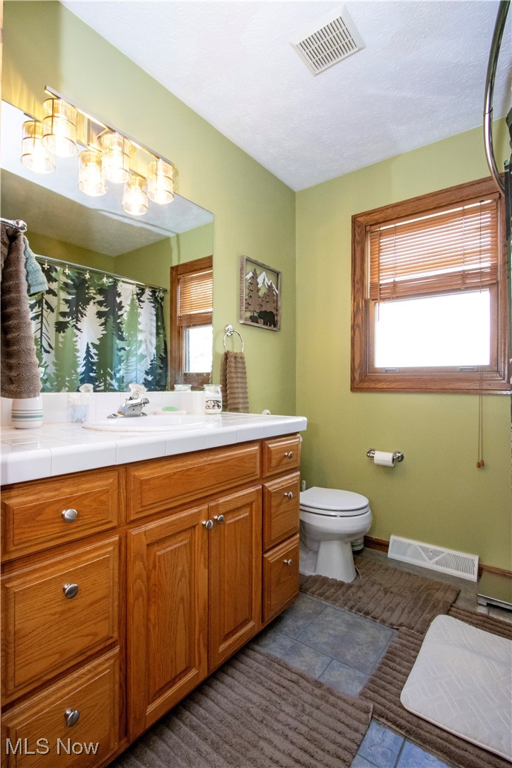 2766 Vinton Woods