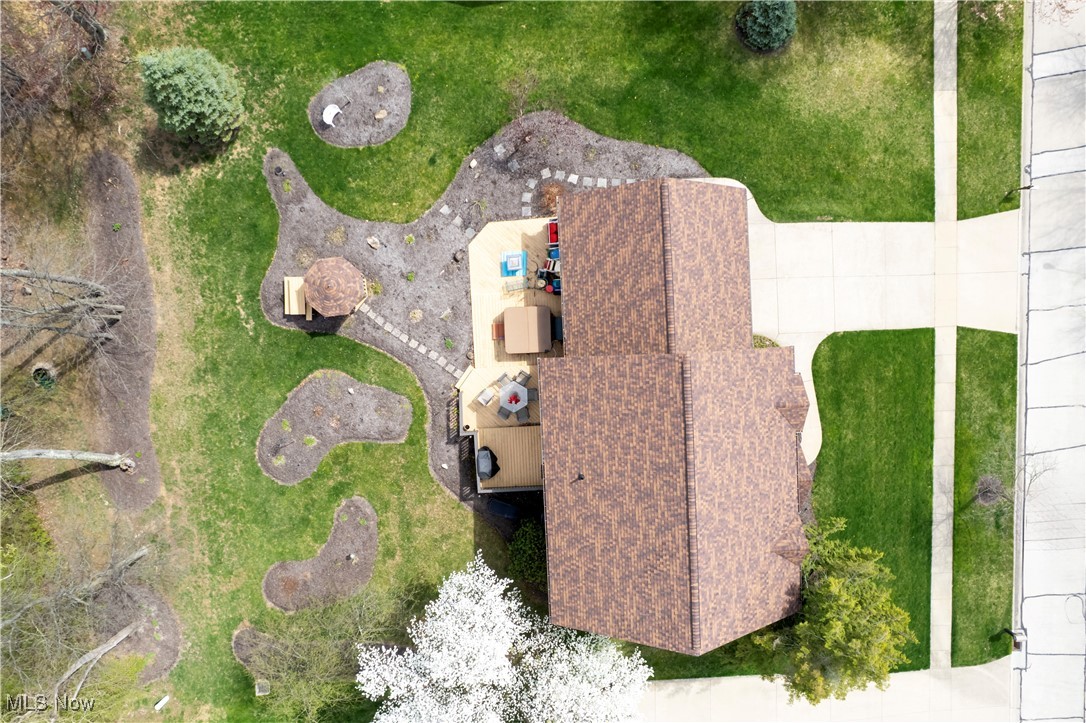 2766 Vinton Woods