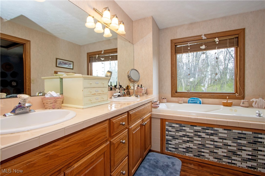 2766 Vinton Woods