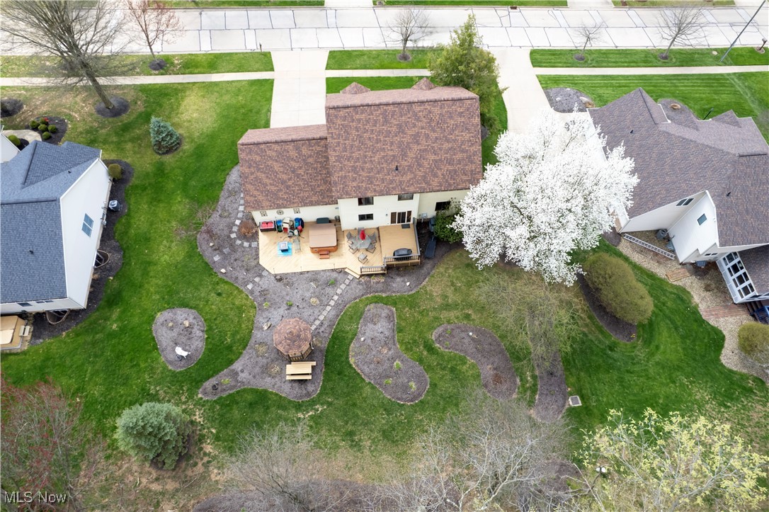 2766 Vinton Woods