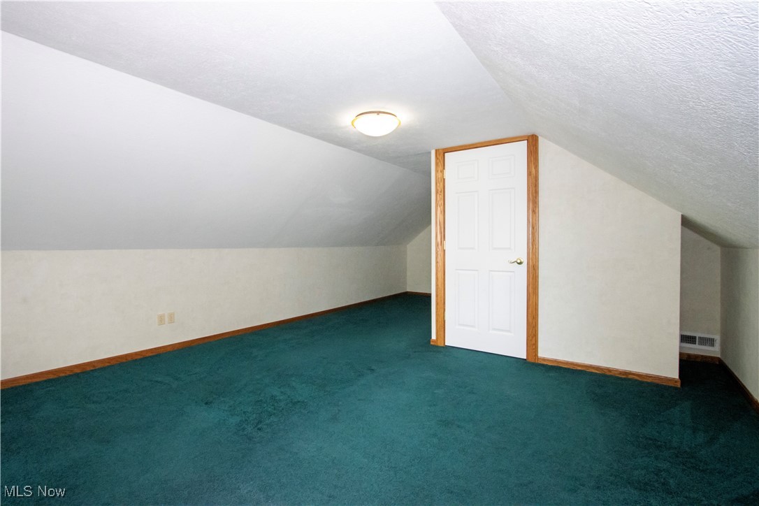 2766 Vinton Woods