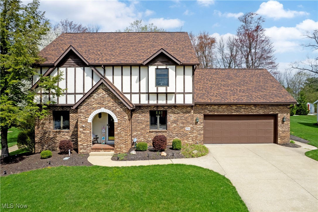 2766 Vinton Woods