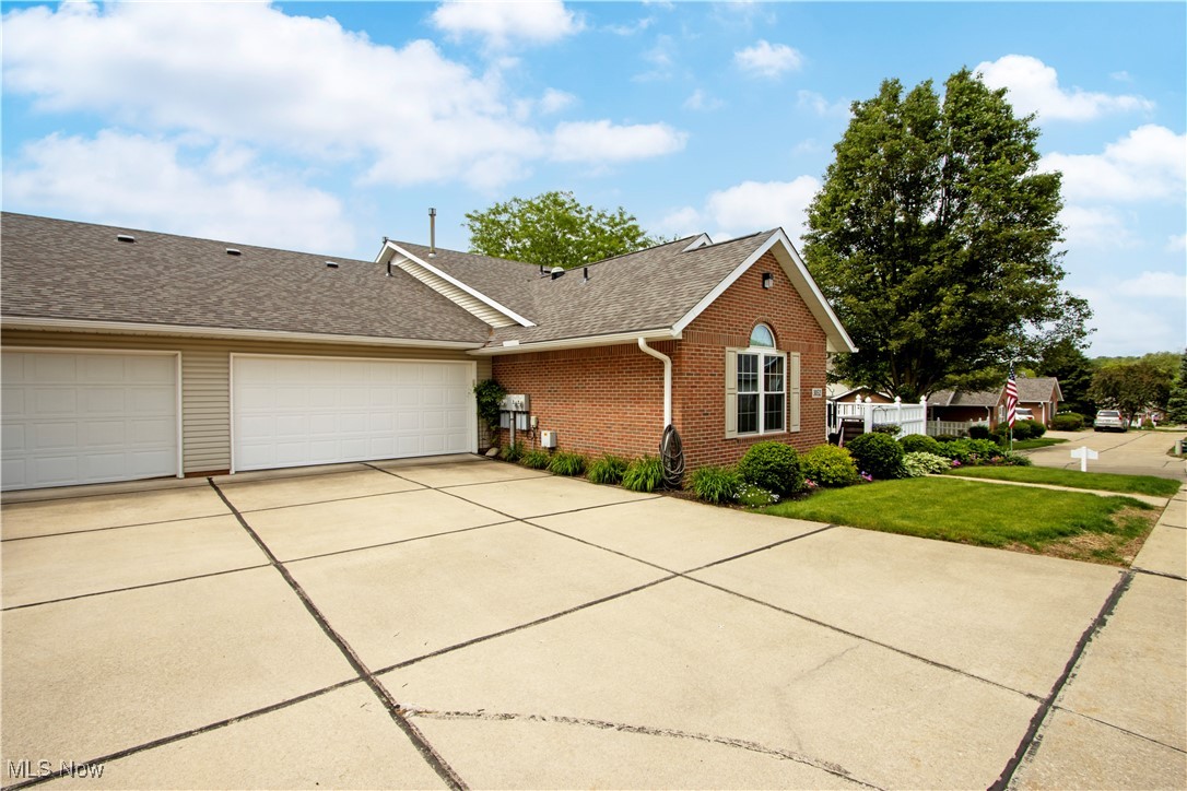 3052 Bayberry Cove