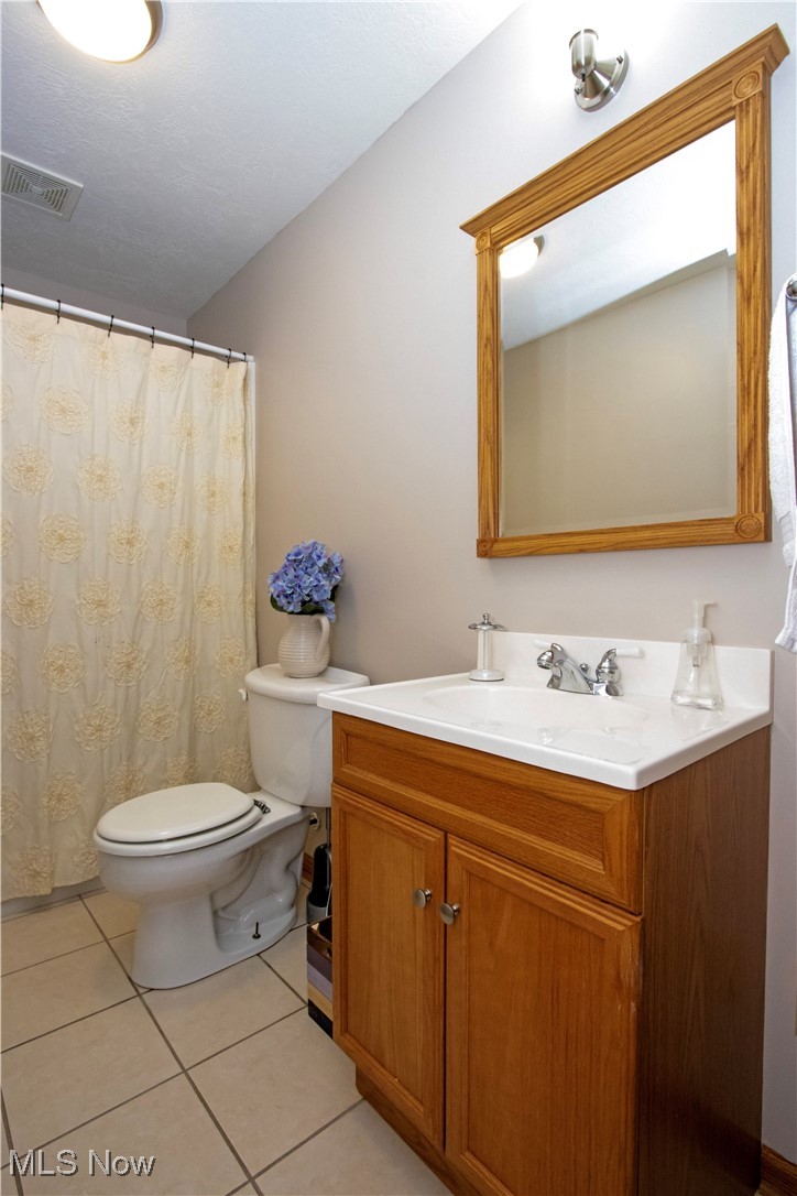 2143 Canterbury Lane
