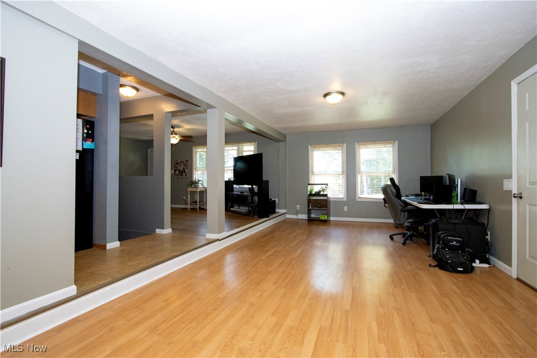 2537 Oak Hill