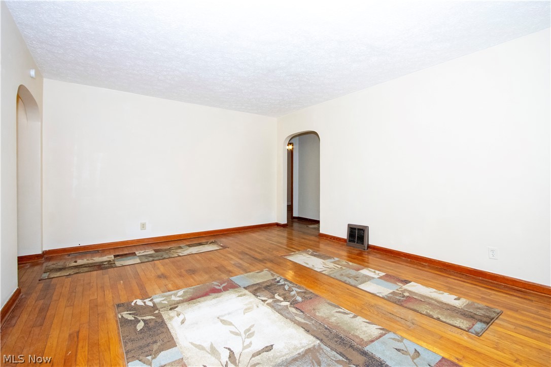 310 N Seneca