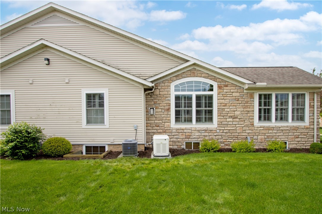 233 Woodbury Circle