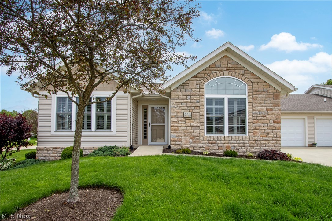 233 Woodbury Circle