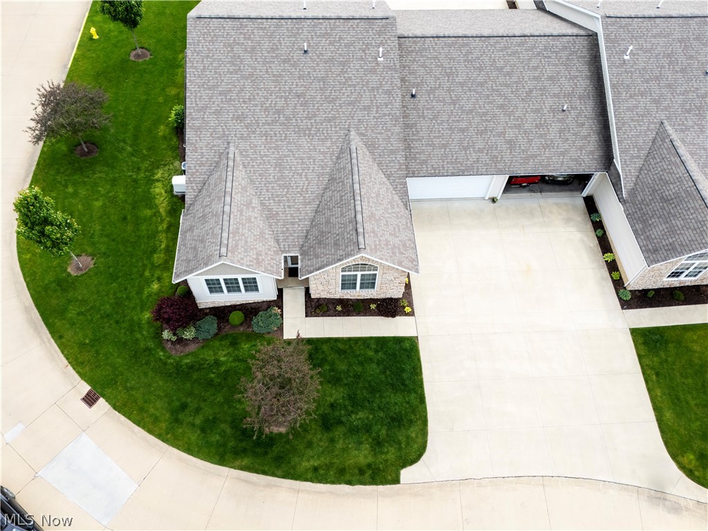 233 Woodbury Circle