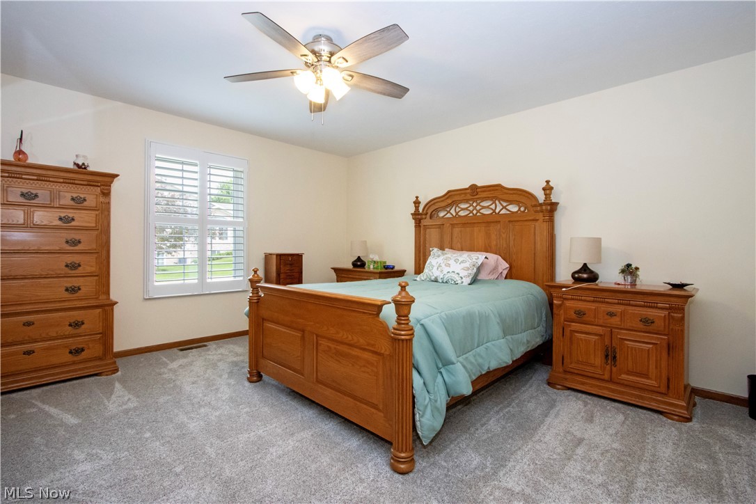 233 Woodbury Circle