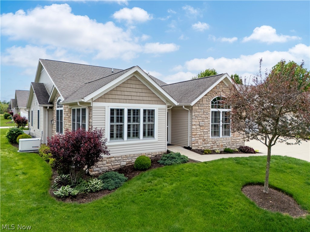 233 Woodbury Circle