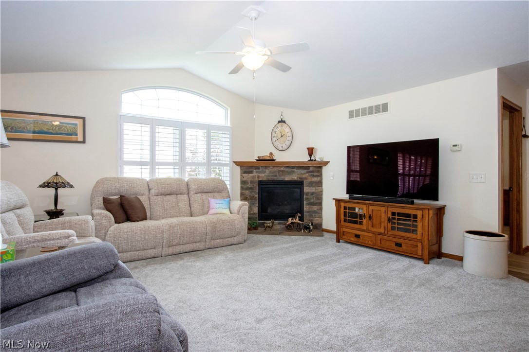 233 Woodbury Circle