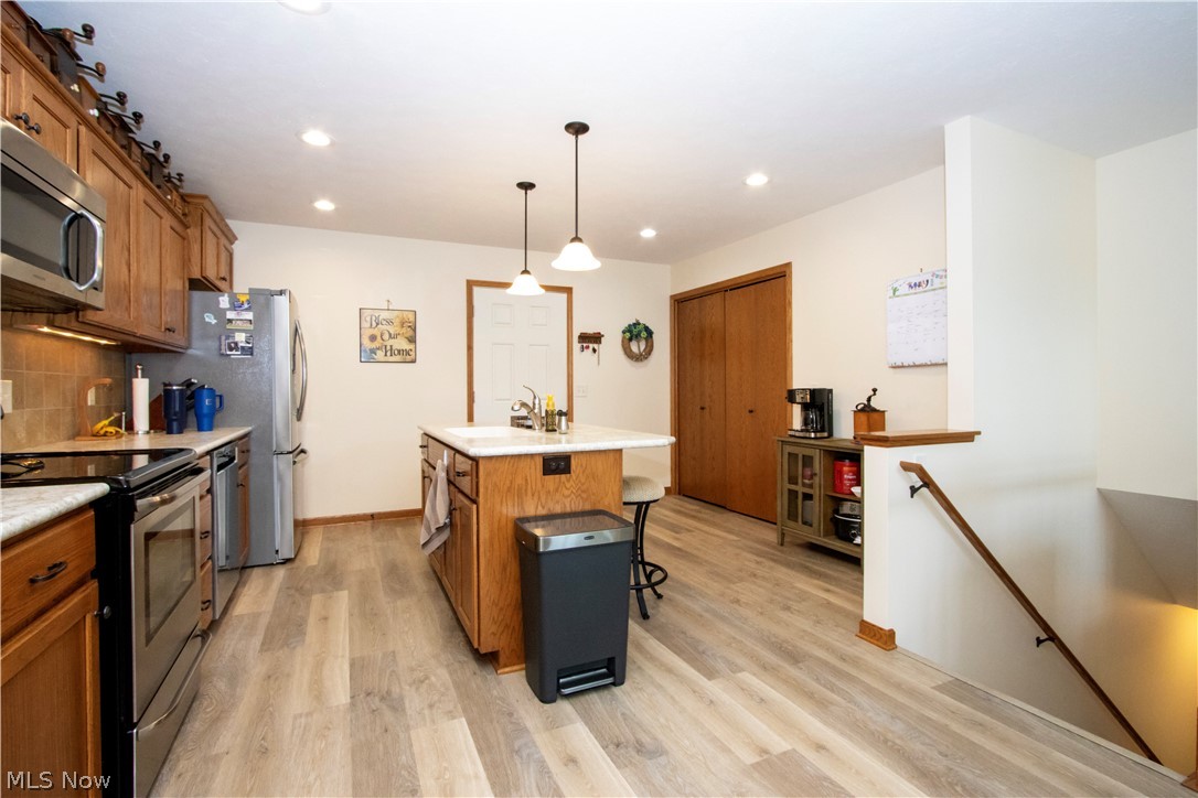 233 Woodbury Circle