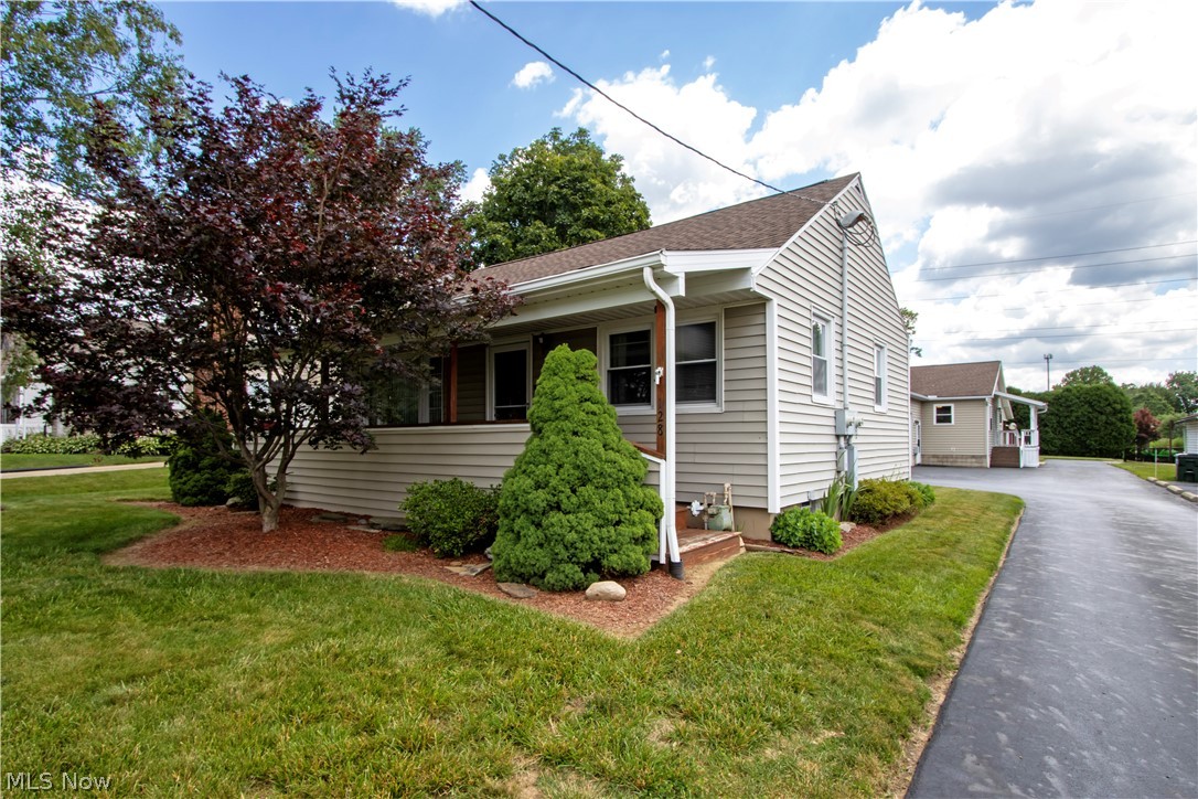 128 Woodlawn Avenue NW