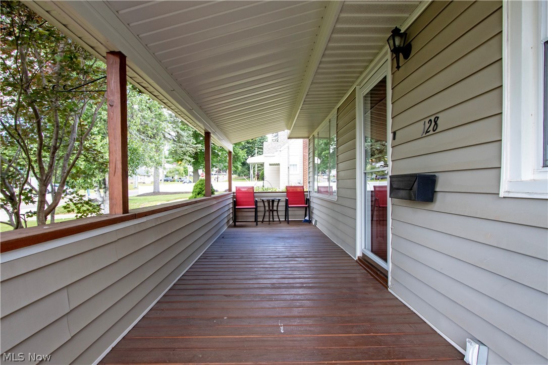 128 Woodlawn Avenue NW