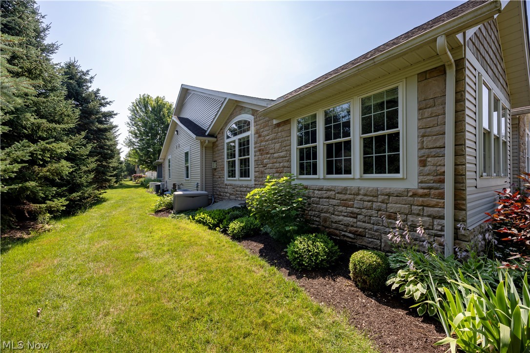 242 Woodbury Circle