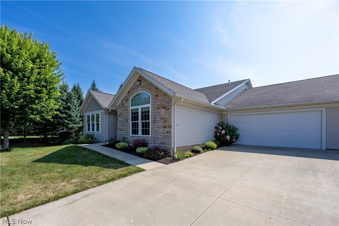 242 Woodbury Circle