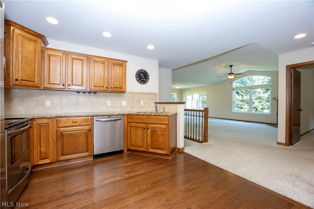 242 Woodbury Circle