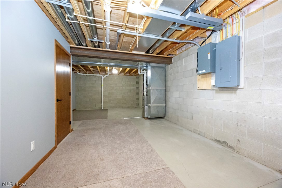 242 Woodbury Circle