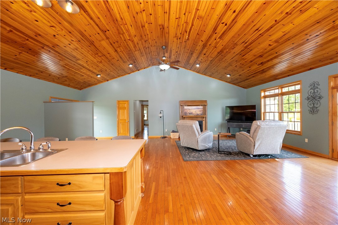 12725 Lovers Lane