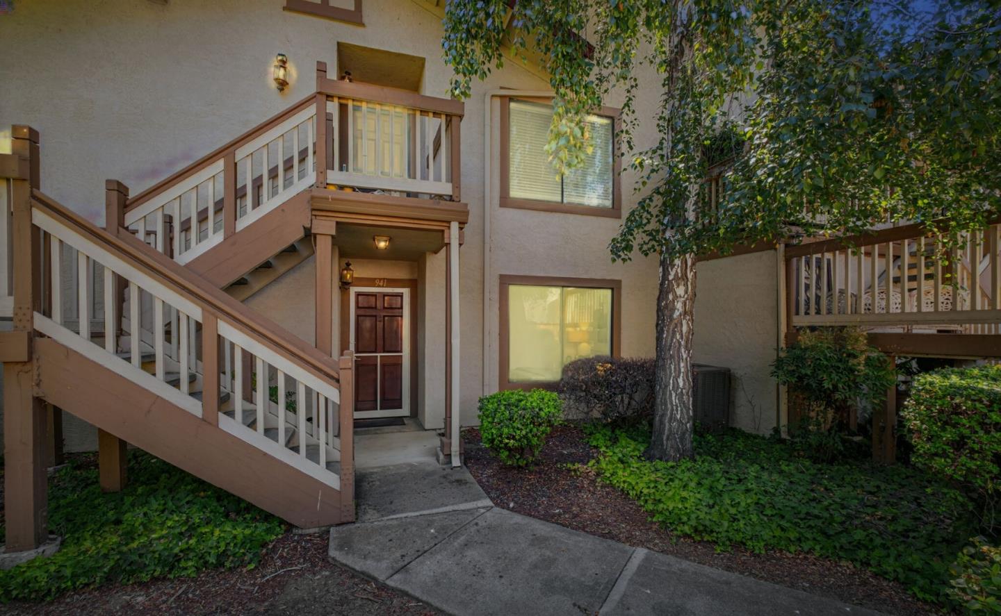 941 Huntington Common