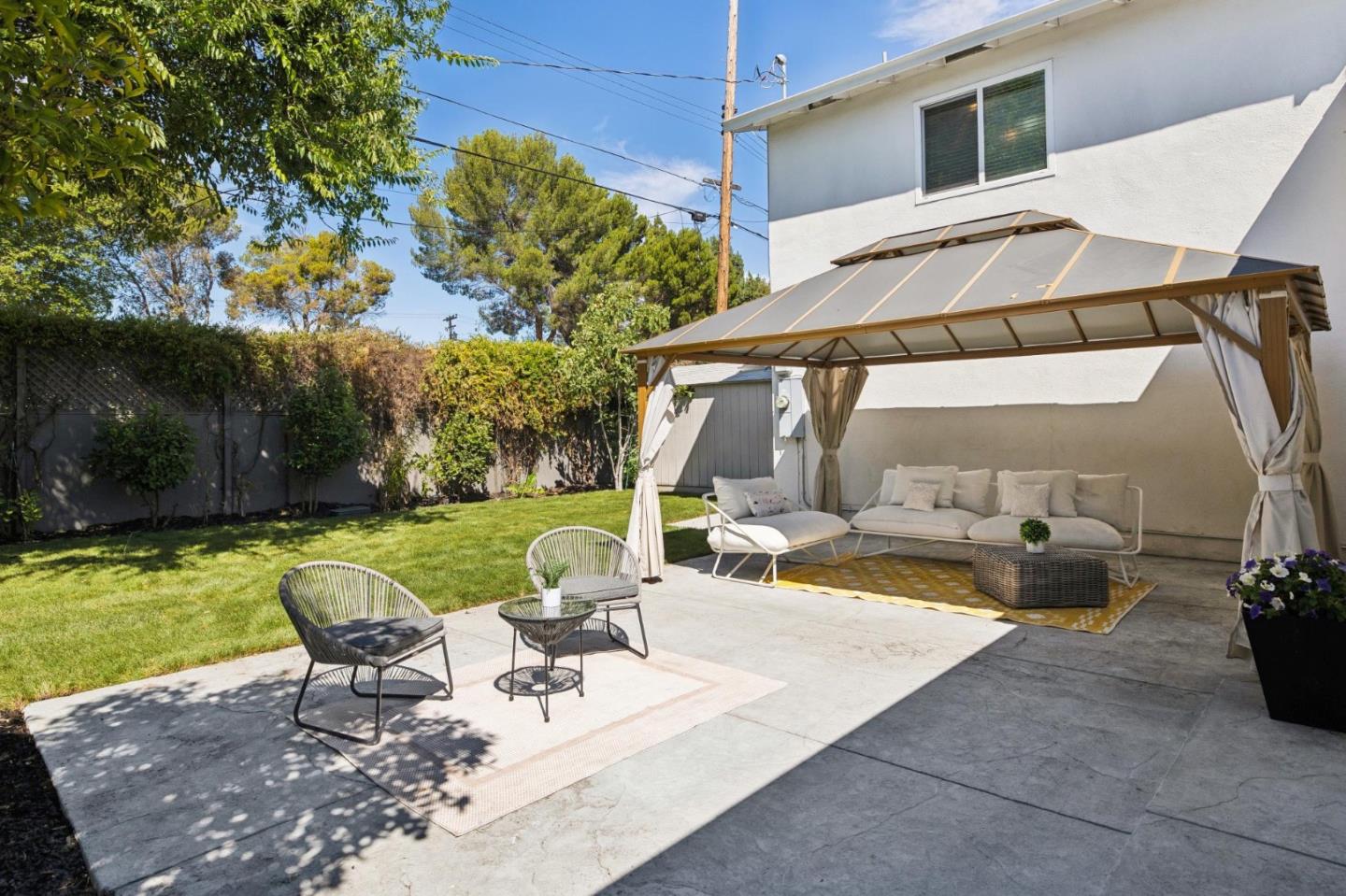 2527 Malone PL