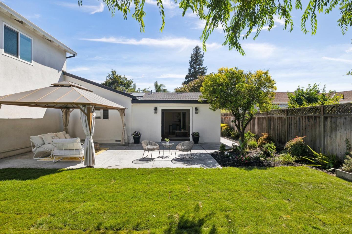 2527 Malone PL