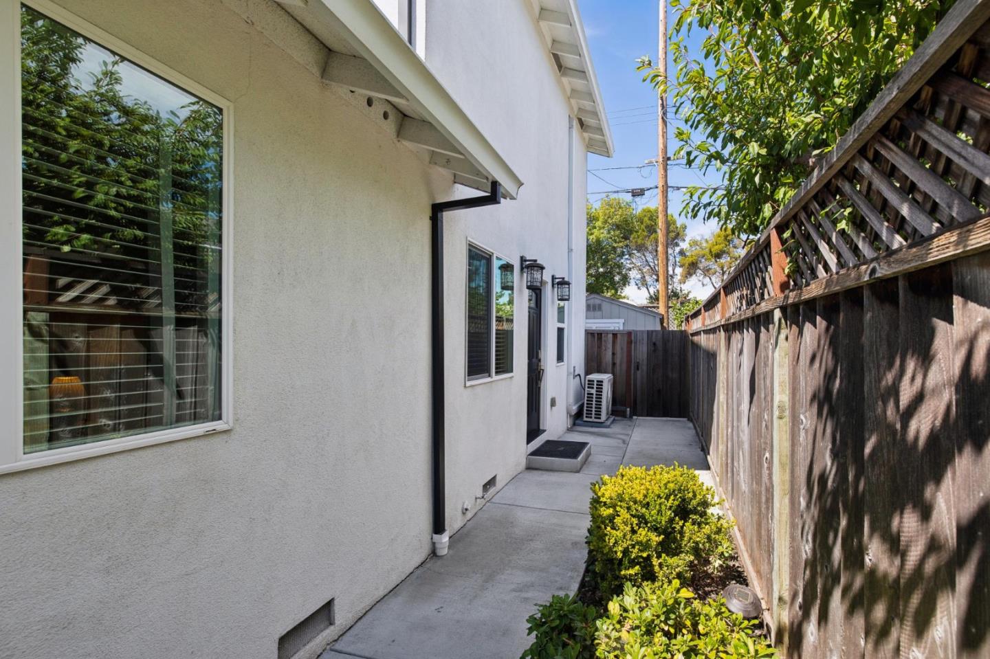 2527 Malone PL