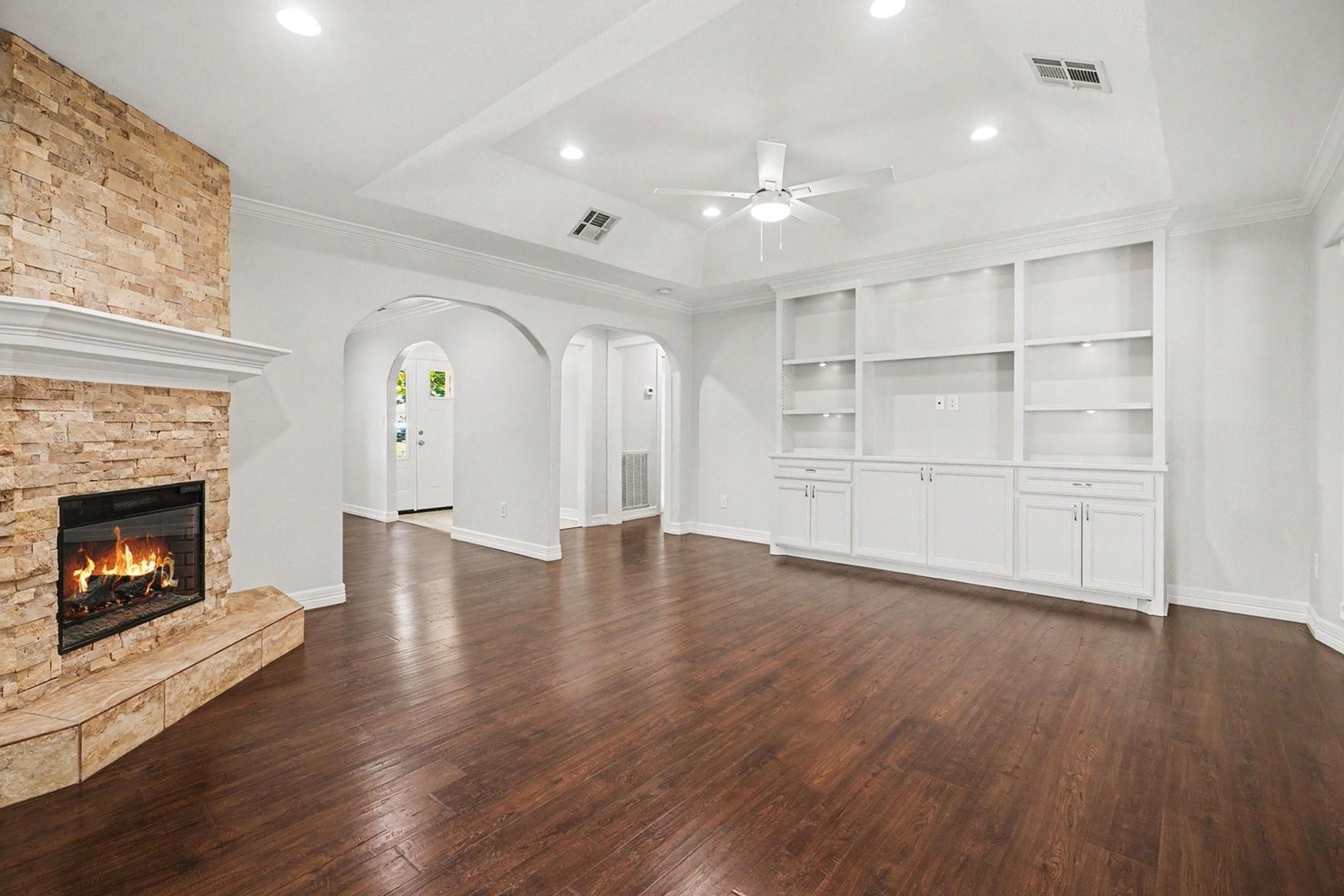 2817 Frostwood Circle