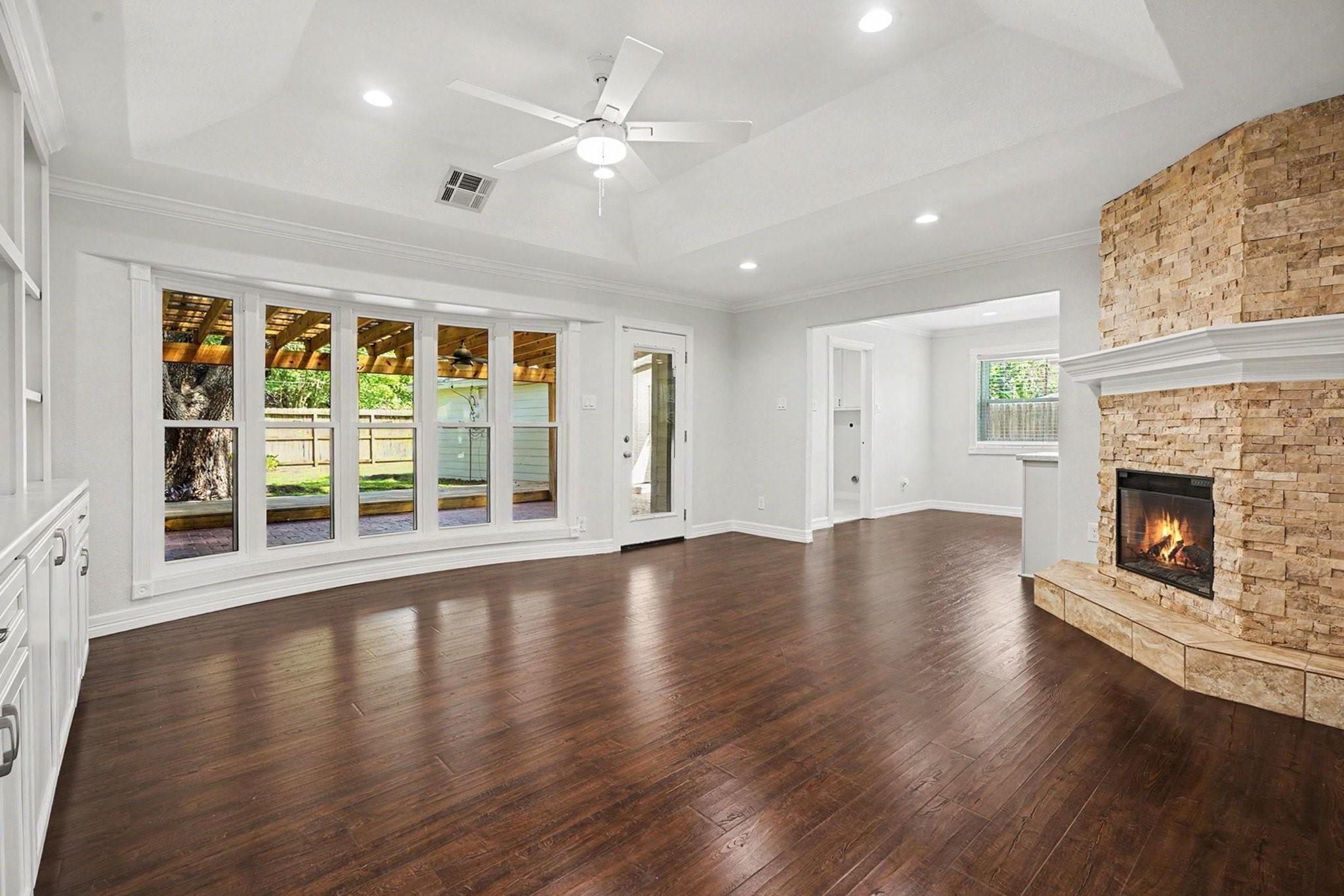 2817 Frostwood Circle