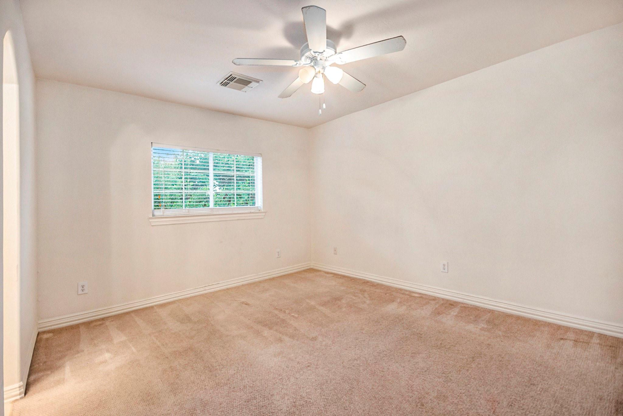 4438 W Maple Drive