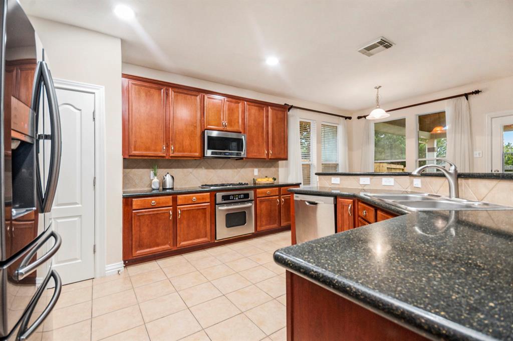 4438 W Maple Drive