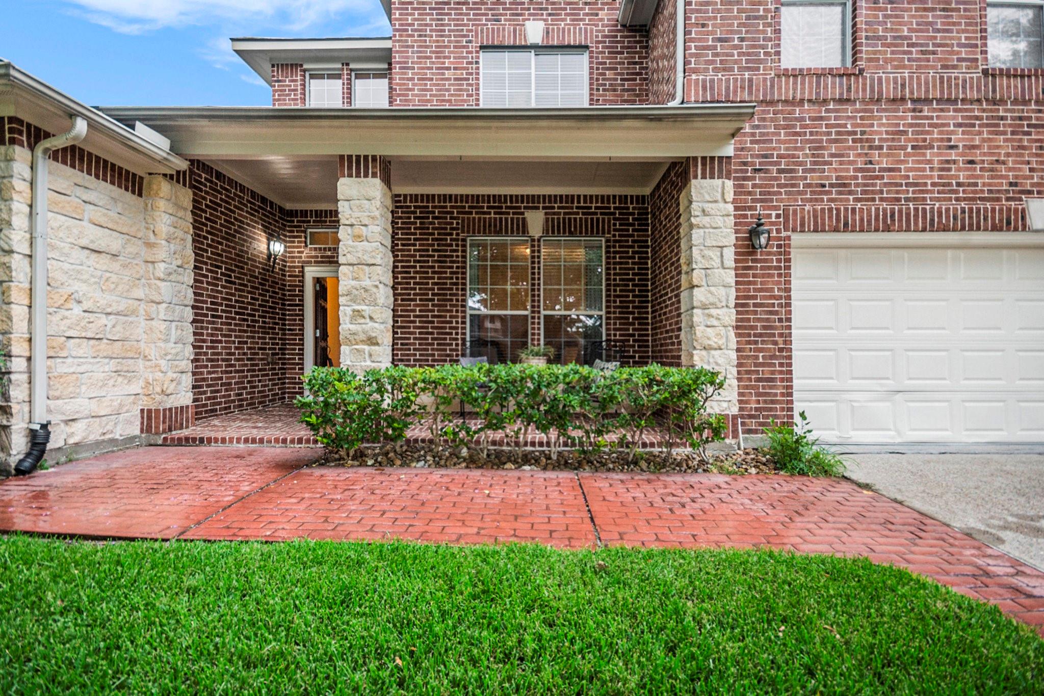 4438 W Maple Drive
