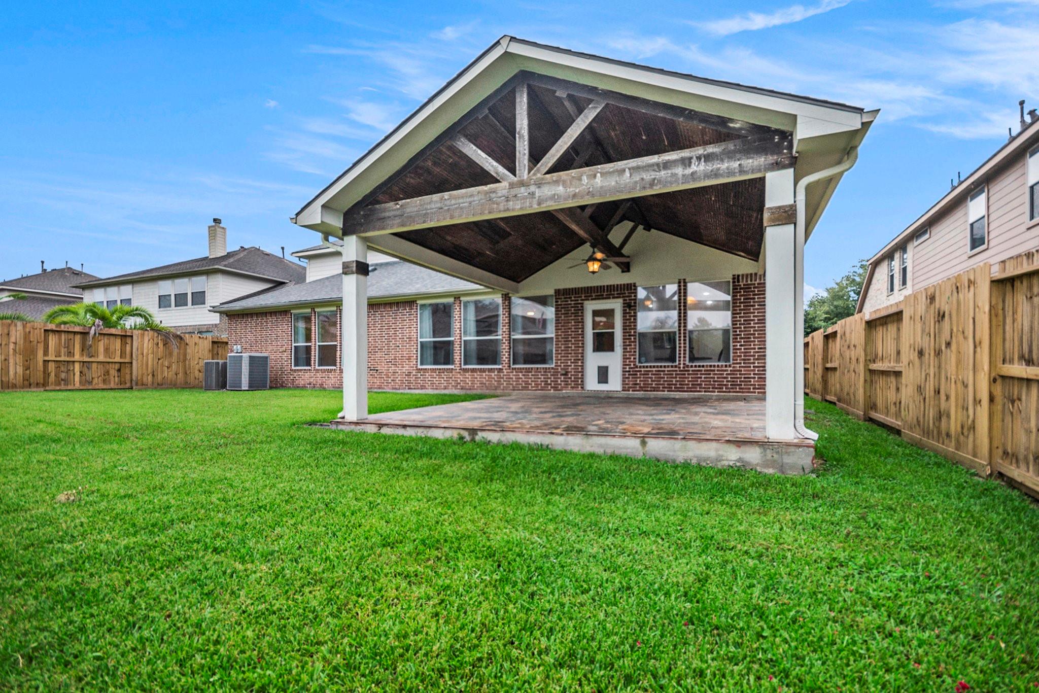 4438 W Maple Drive