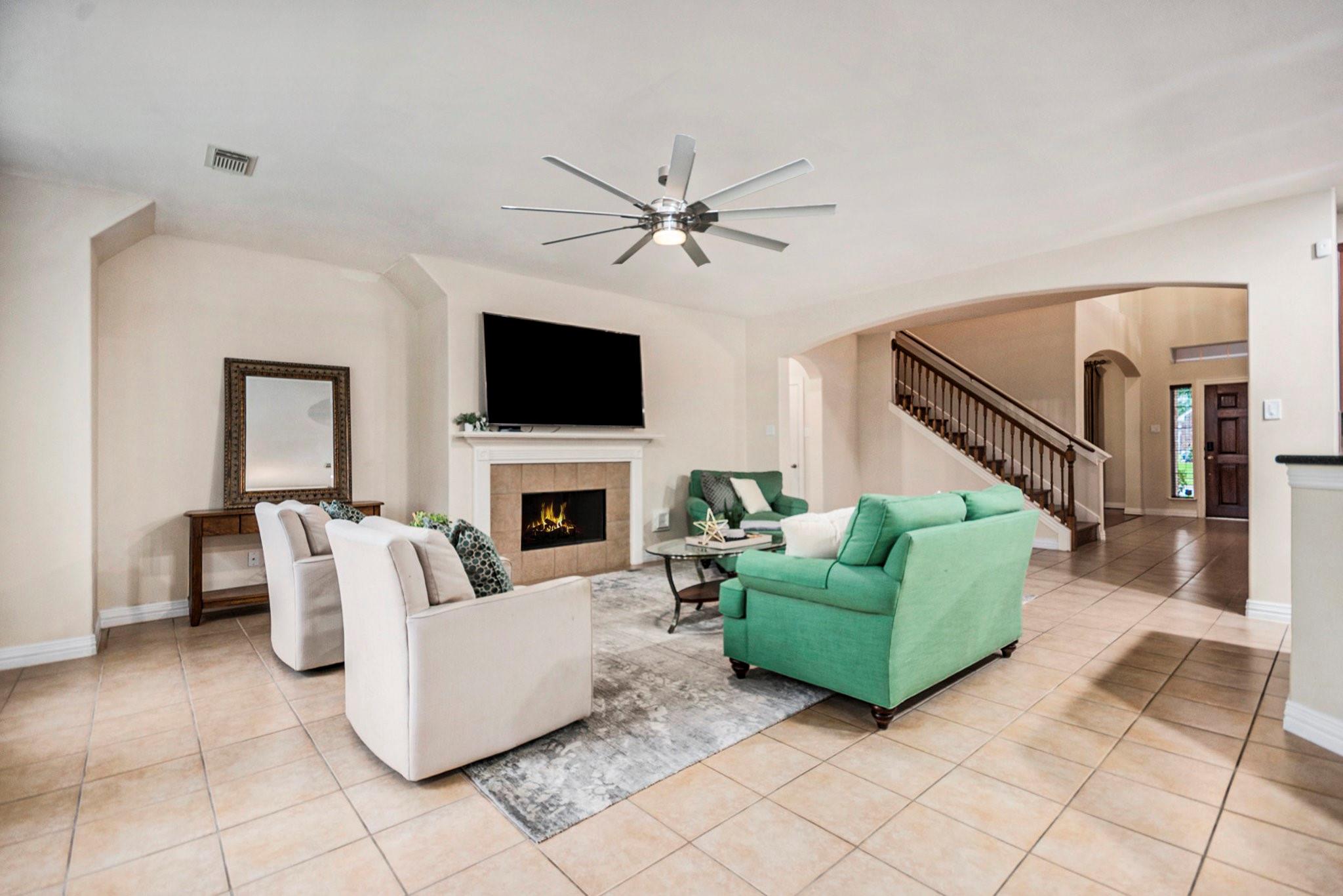 4438 W Maple Drive
